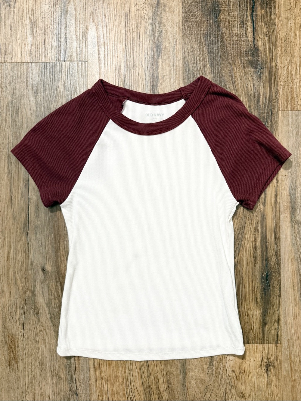 Old Navy Snug Ribbed Baseball Tee White & Burgundy Size Small